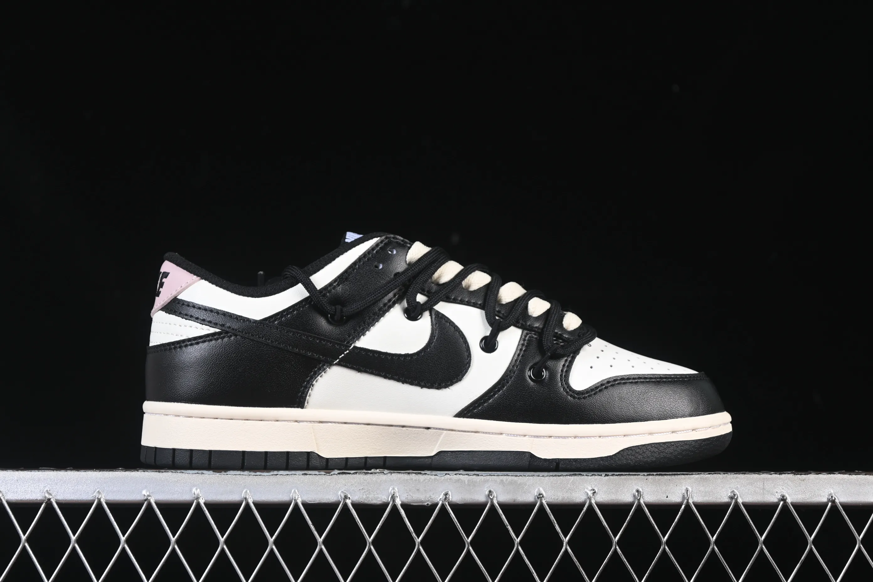 All categories Nk SB Dunk Series Nk SB Dunk Low High-end customized low-top sneakers Nike SB Dunk Low strap customization low-top casual sneakers DD1391-100